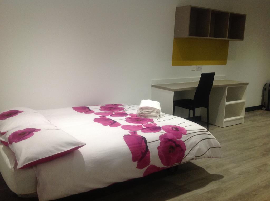 Peace Apartments - Luton Λούτον Εξωτερικό φωτογραφία