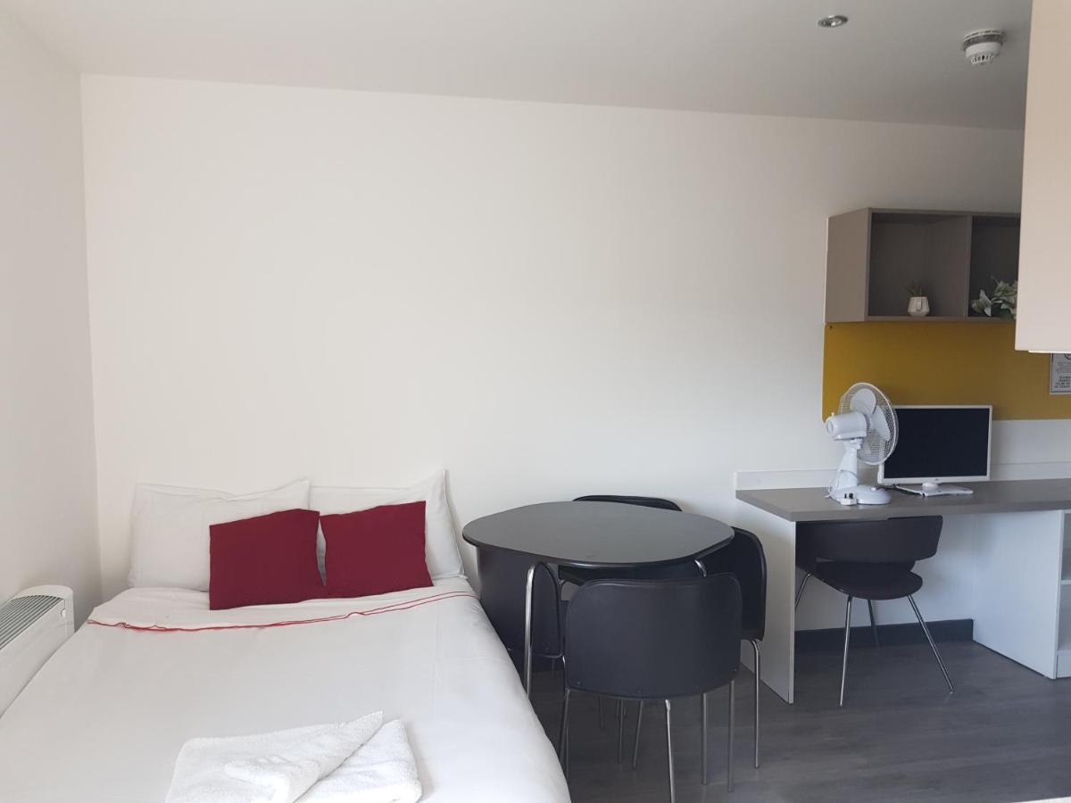 Peace Apartments - Luton Λούτον Εξωτερικό φωτογραφία