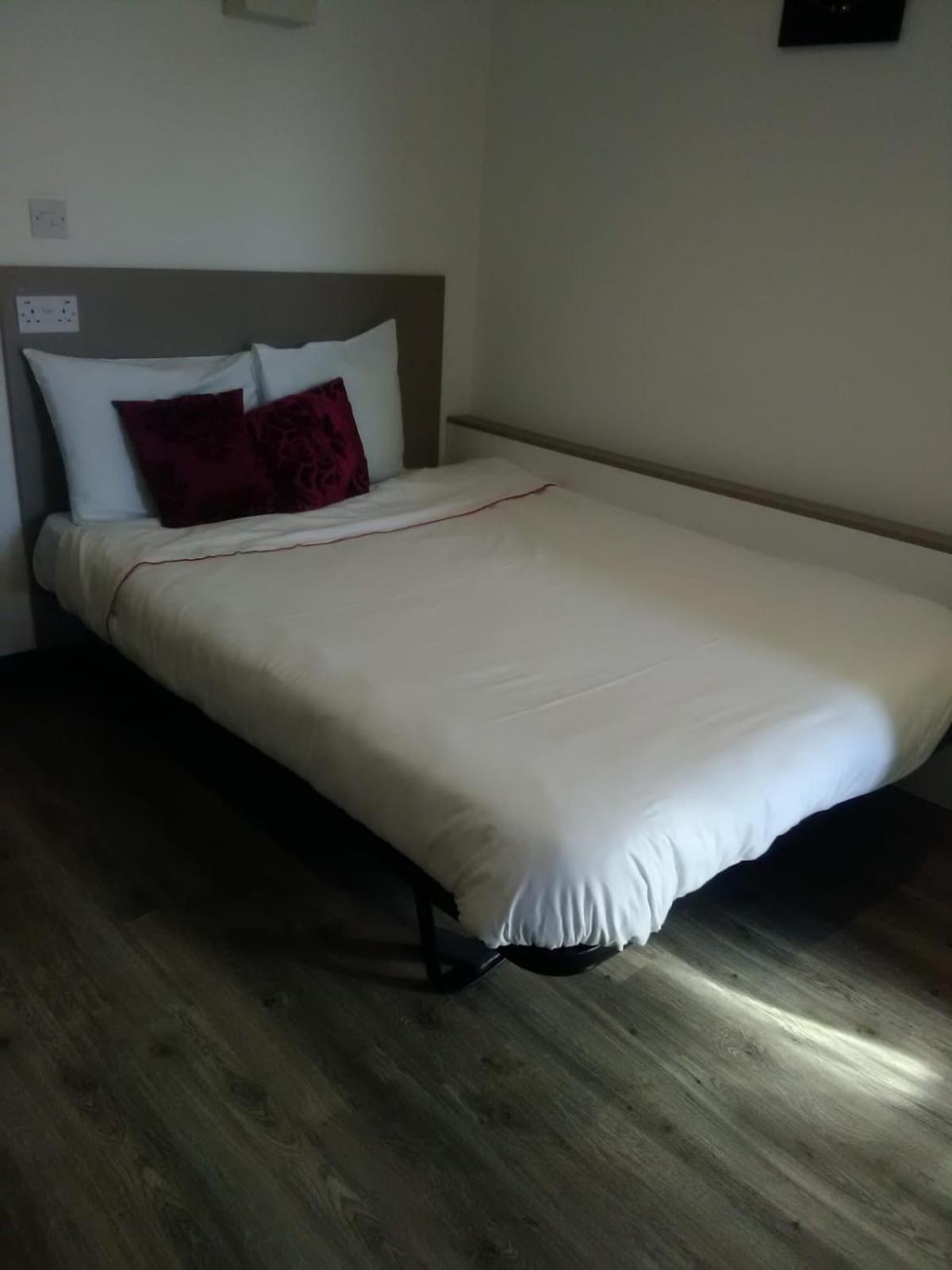 Peace Apartments - Luton Λούτον Εξωτερικό φωτογραφία